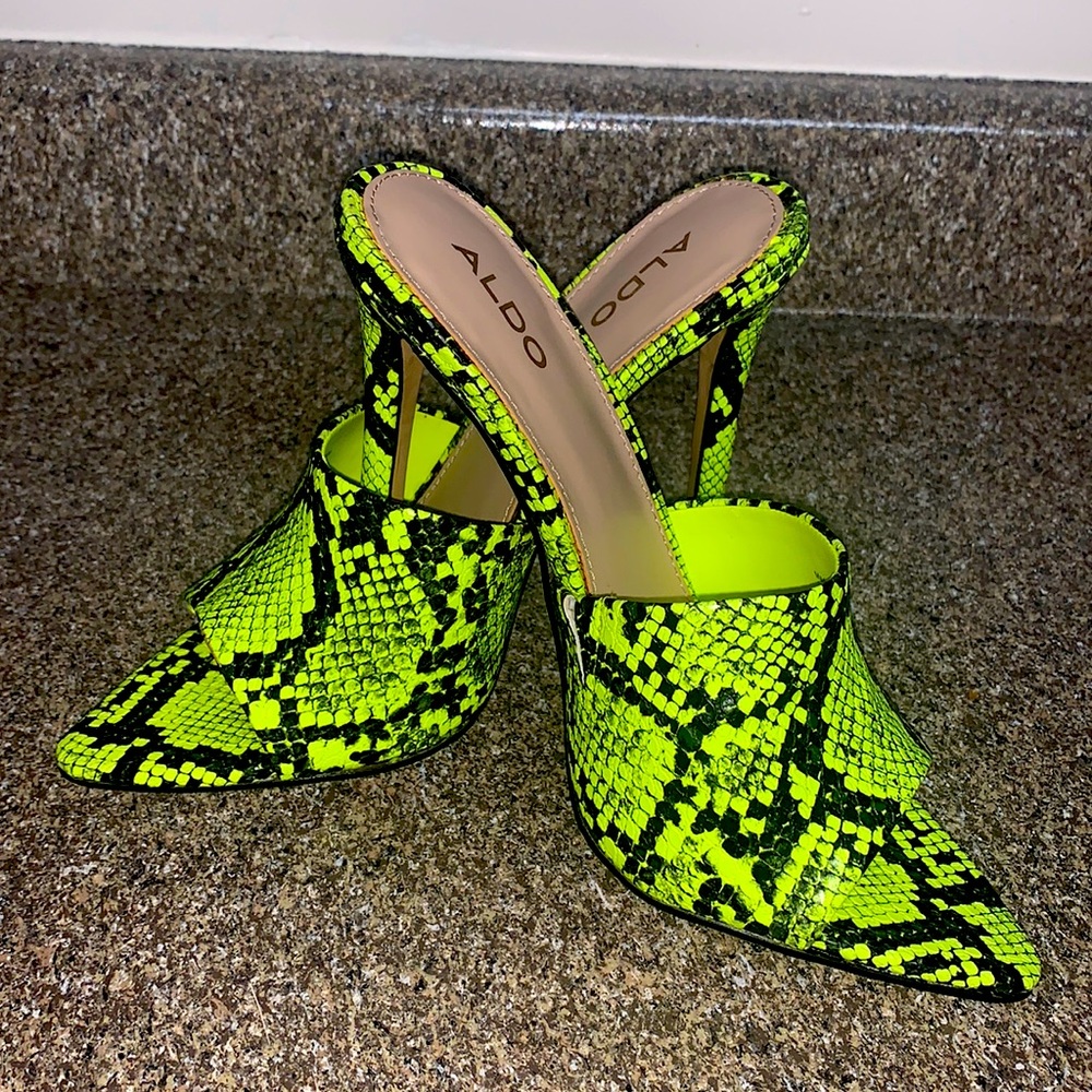 NEON LIME SNAKE PRINT ALDO MULES 🐍